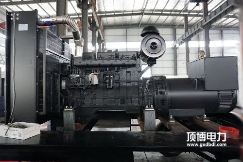 柴油发电机组部件机油滤清器如何拆换滤芯？