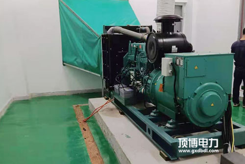 3个方法?；つ愕?00kw柴油发电机散热器免受人为损害！