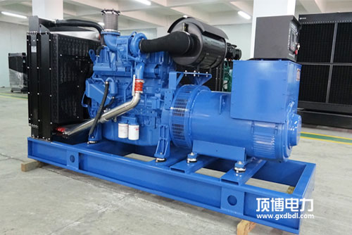 400kW柴油发电机组起动机运转无力，柴油机飞轮只能转动半圈